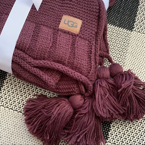 UGG | Preston Sweater Knit Tassel Blanket. FALL - Picture 3 of 8